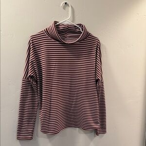 Oiselle Striped Long Sleeve Turtleneck Top Sz Medium Maroon & soft pink stripes